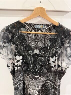 Unity World Wear Black & White Lace-Trim Short Sleeve Top